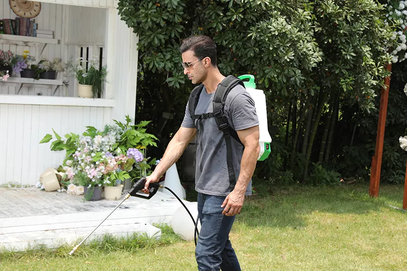 15L Backpack Sprayer Diaphragm Pump with 18V 5.2A battery